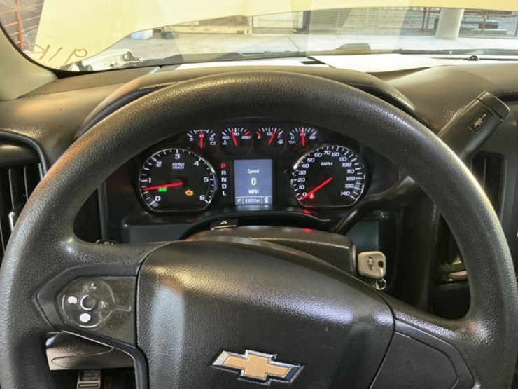 2018-chevrolet-silverado-1500-image-16