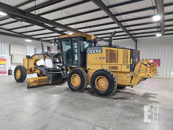 2011-deere-672g-image-4