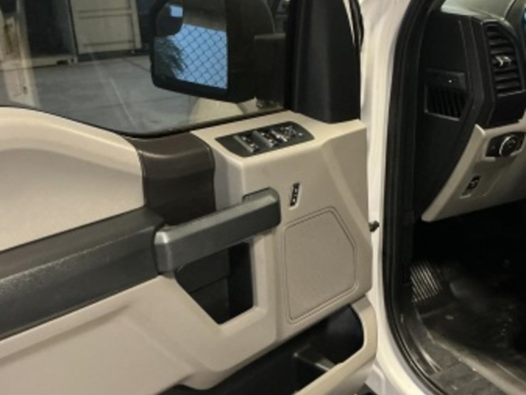 2019-ford-f150-image-24