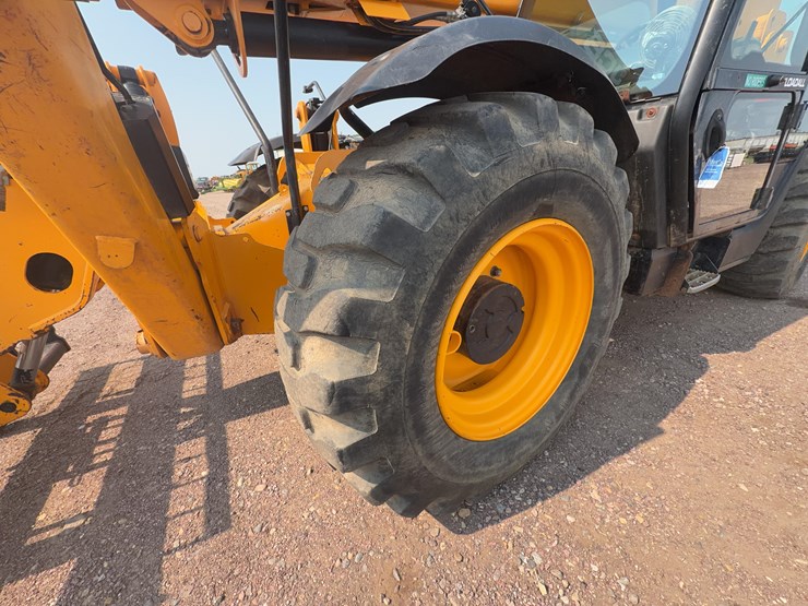 2011-jcb-510-56-image-17