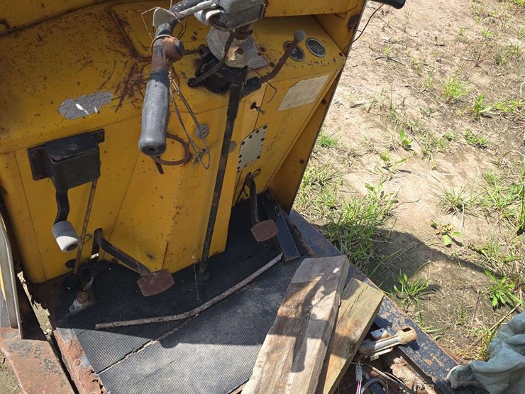 cushman-machinists-model:-898400-7410-tri-cycle-for-parts-image-11