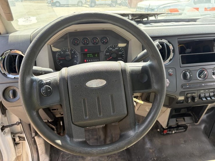 2008-ford-f550-image-23
