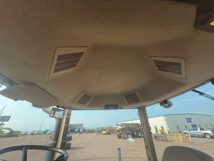 2002-john-deere-8320-image-36