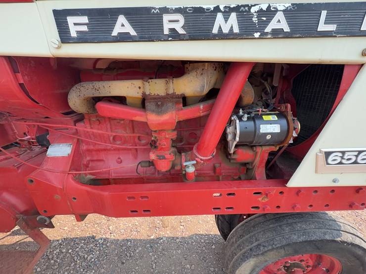 1965-ihc-farmall-656-tractor-image-23