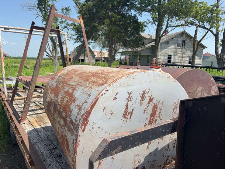 250-gallon-gravity-flow-fuel-tank-with-stand-image-2