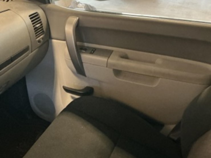 2014-chevrolet-silverado-2500hd-image-21
