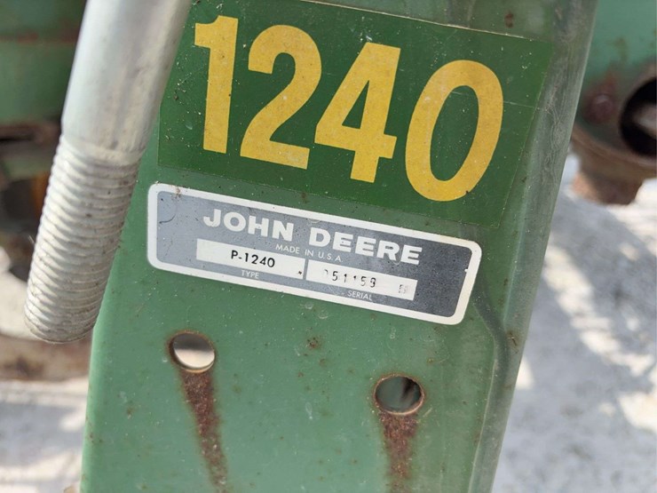 john-deere-1240-image-9