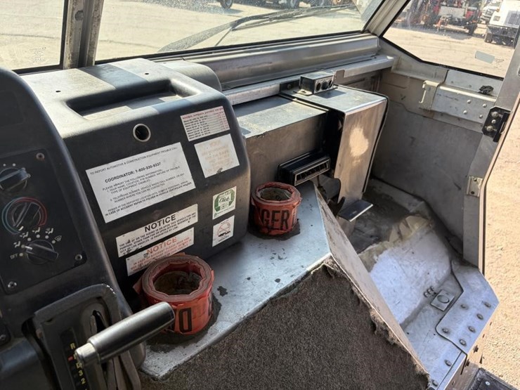 2002-workhorse-p42-image-23