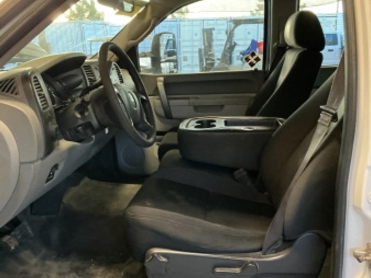 2014-chevrolet-silverado-2500hd-image-22