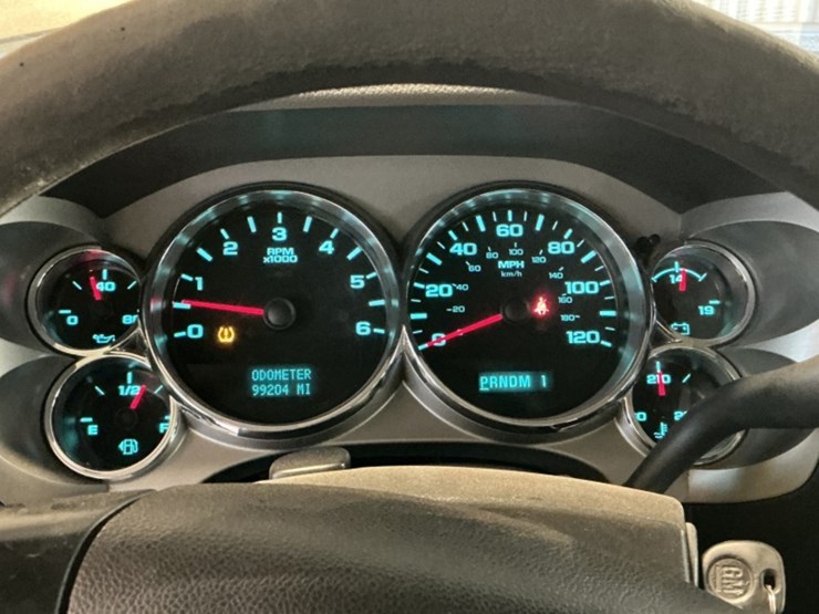 2014-chevrolet-silverado-2500hd-image-18