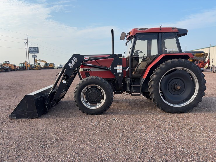 1995-case-5240-mfwd-tractor-with-loader-image-7