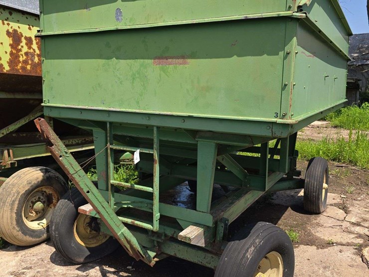 250-bu-gravity-wagon-on-jd-gear-image-1