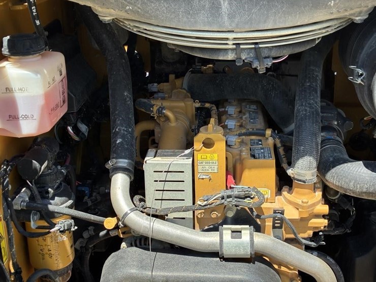 2020-caterpillar-289d3-image-24