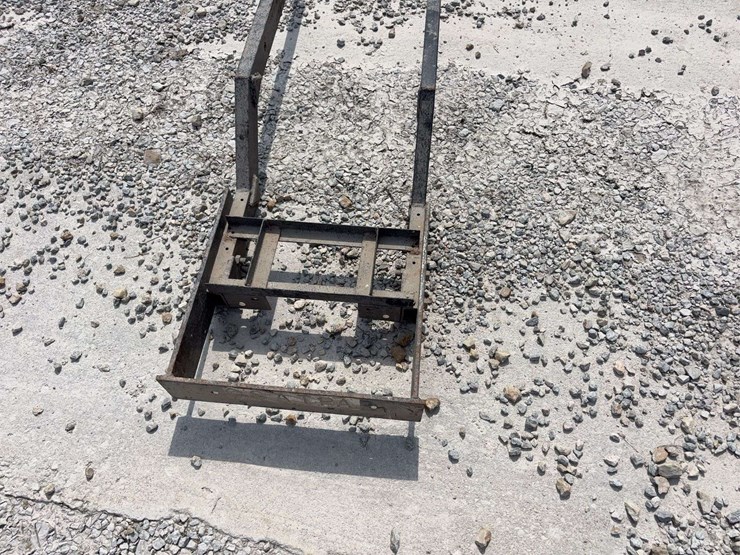 antique-pulling-tractor-front-mount-weight-bracket-image-4