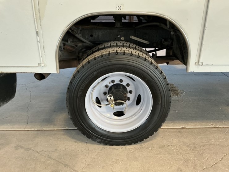 2016-ford-f550-image-8