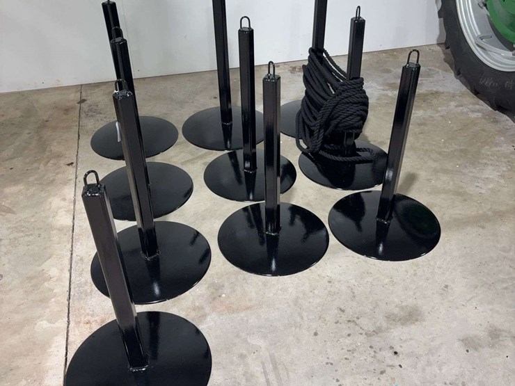 10-steel-stand-rope-barriers,-28''-tall-image-1