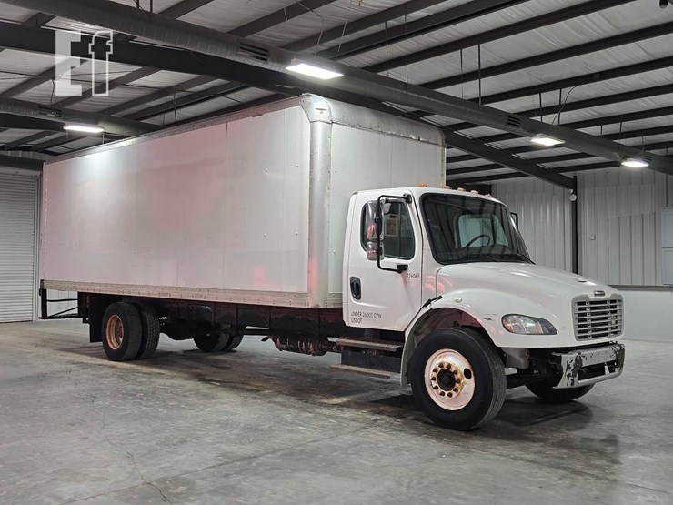 2017-freightliner-business-class-m2-106-image-2