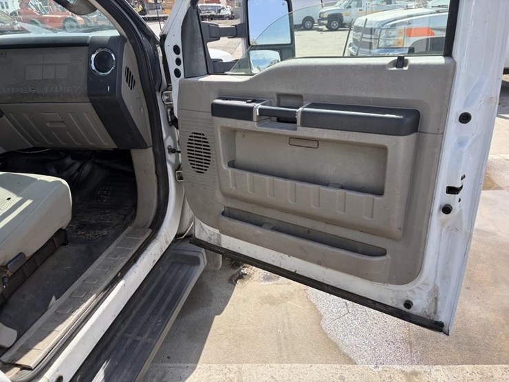 2008-ford-f550-image-10