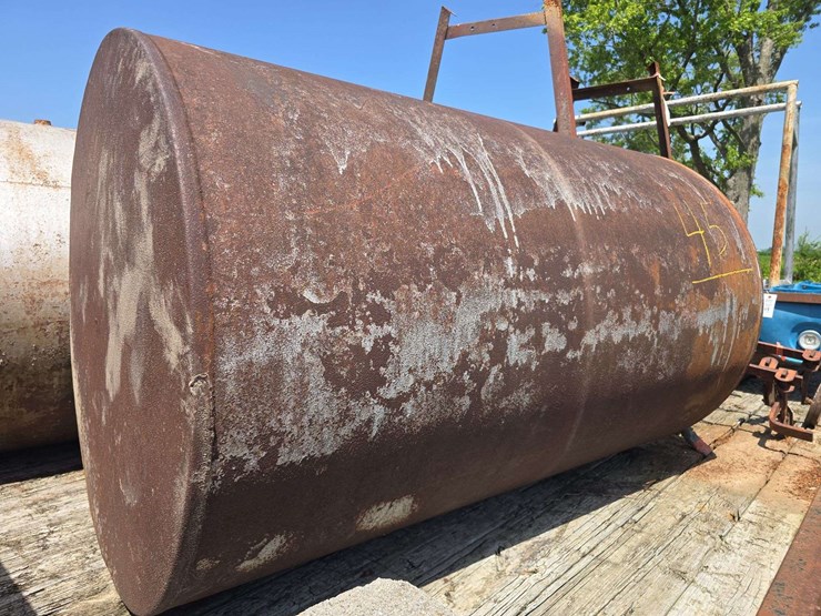 250-gallon-gravity-flow-fuel-tank-with-stand-image-1