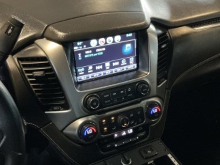 2019-chevrolet-tahoe-image-18