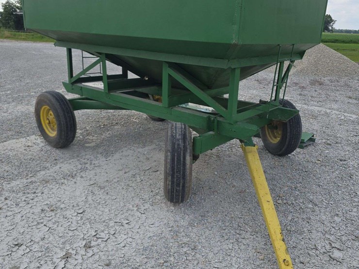 gravity-wagon-on-john-deere-running-gear,-with-side-boards-image-1