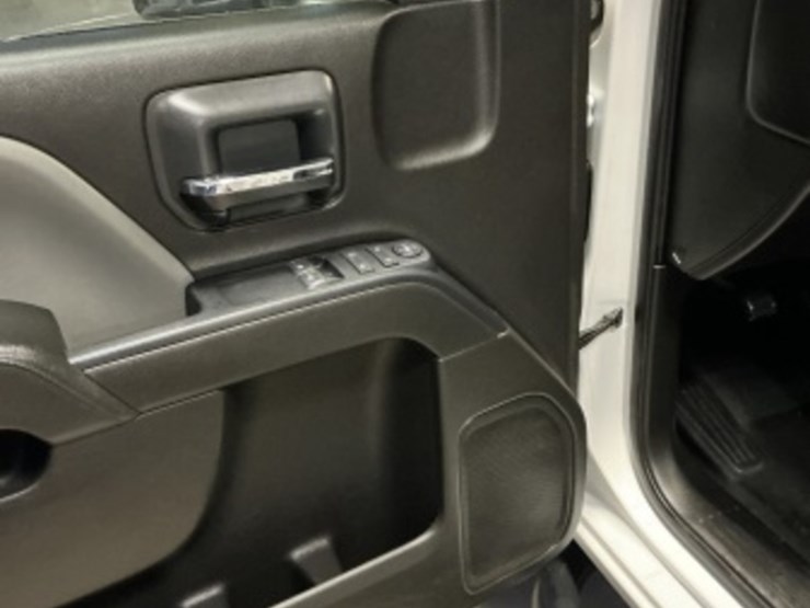 2016-chevrolet-silverado-2500hd-image-22