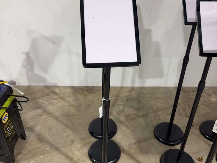 3-adjustable-sign-holder-displays-image-2