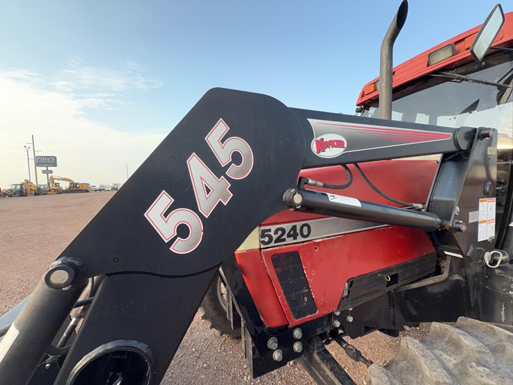 1995-case-5240-mfwd-tractor-with-loader-image-11
