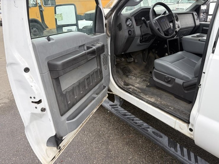 2011-ford-f250-image-13