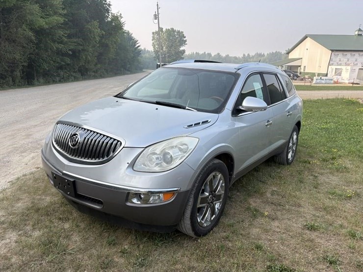 2010-buick-enclave-cxl-image-1