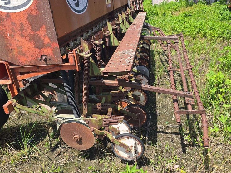 tye-series-15-pull-type-drill-8"-spacing,-front-coulters,-2-bar-rear-harrow-image-6