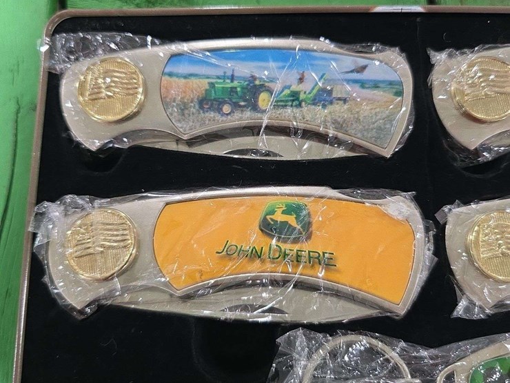 john-deere-waterloo-boy-knife-set-image-3