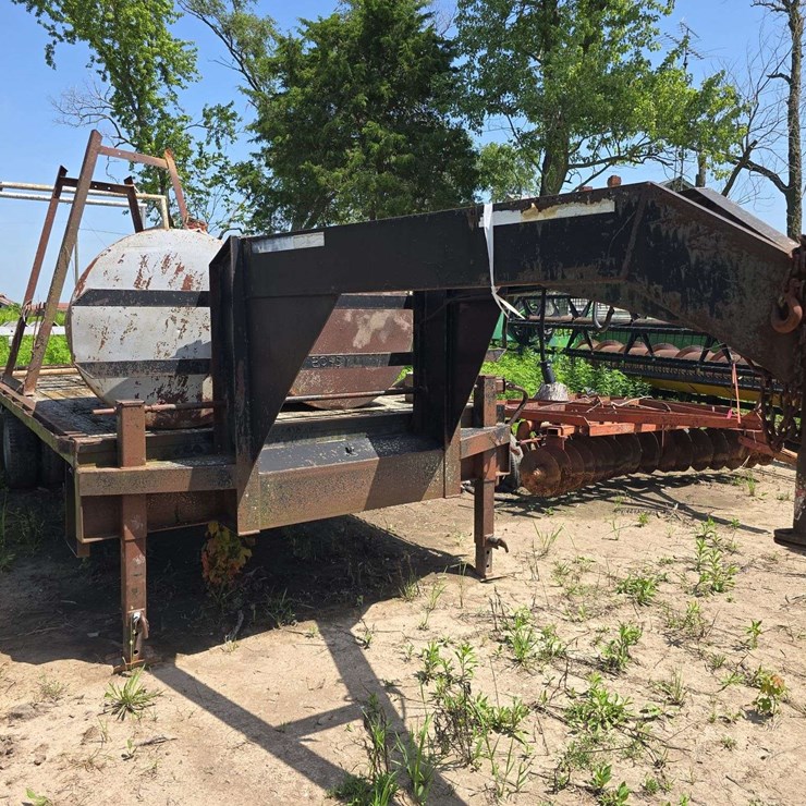 2004 Jerry James gooseneck trailer, 20ft + 5ft dovetail, 3 ramps, needs floor replaced, tandem axle, 16" rims, 20,000lb axles, VIN# 4BXUD252224S001607