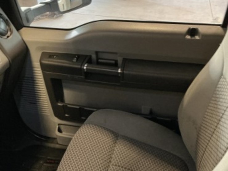 2016-ford-f550-image-22