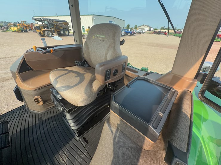 2002-john-deere-8320-image-35