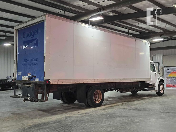 2017-freightliner-business-class-m2-106-image-3