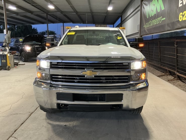 2016-chevrolet-silverado-2500hd-image-3
