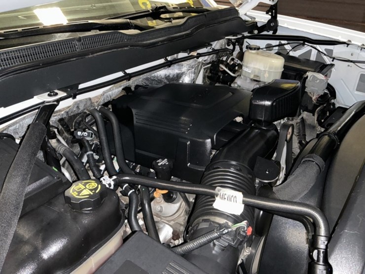 2016-chevrolet-silverado-2500hd-image-12