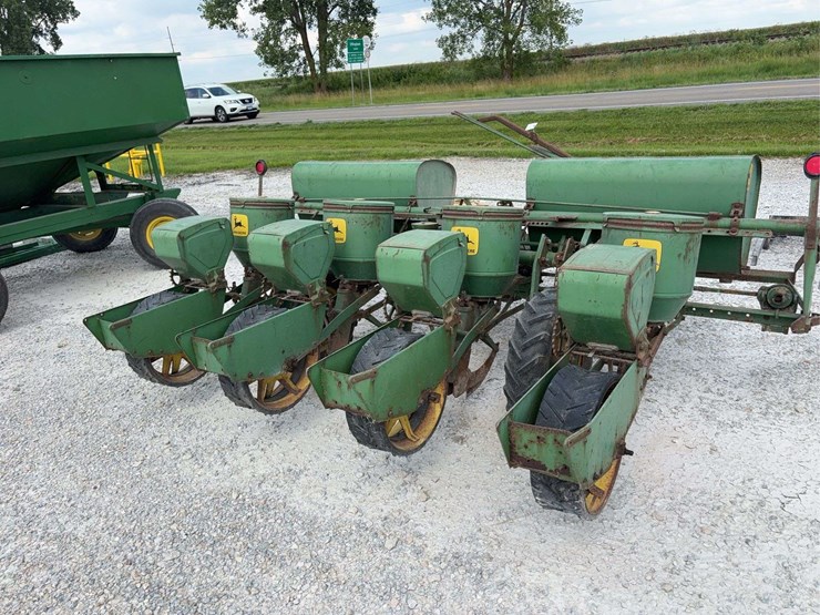 john-deere-1240-image-3