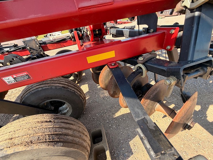 case-ih-340-image-33