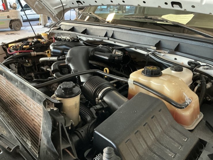 2016-ford-f550-image-13