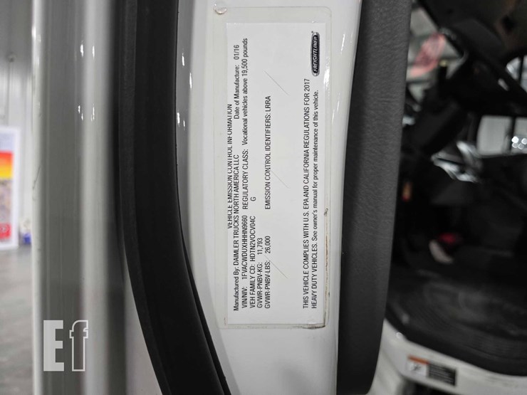 2017-freightliner-business-class-m2-106-image-22