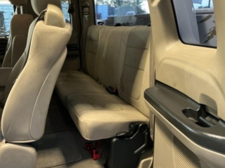 2006-ford-f350-image-26