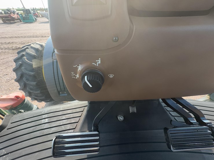 2002-john-deere-8320-image-40