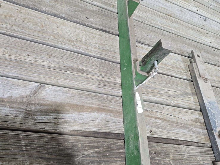 john-deere-weight-bracket-image-1