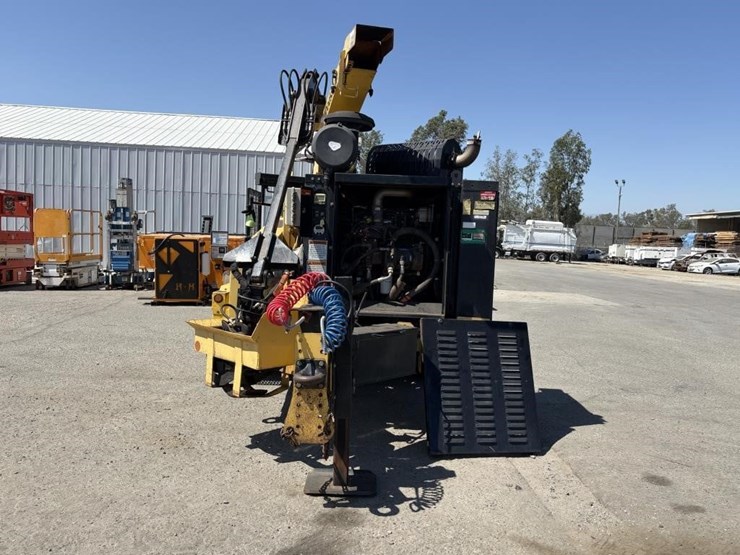 2010-john-deere-20-image-7