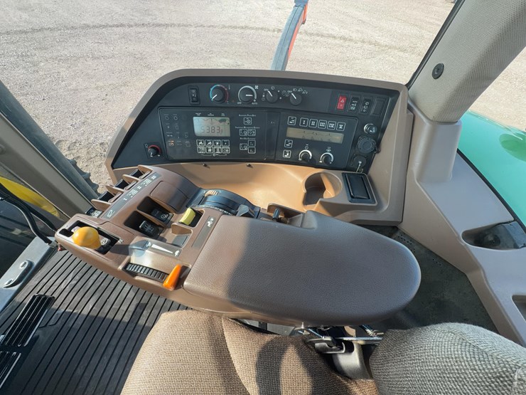 2002-john-deere-8320-image-43
