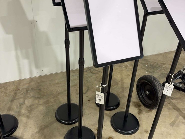 3-adjustable-sign-holder-displays-image-1