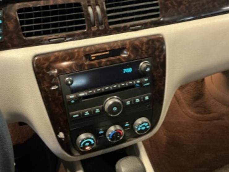 2016-chevrolet-impala-limited-sdn-image-18
