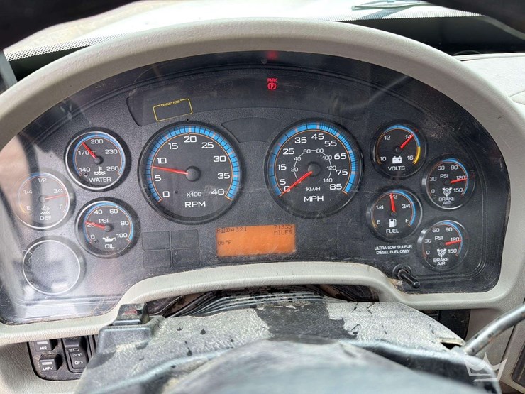 2019-international-durastar-4300-image-55